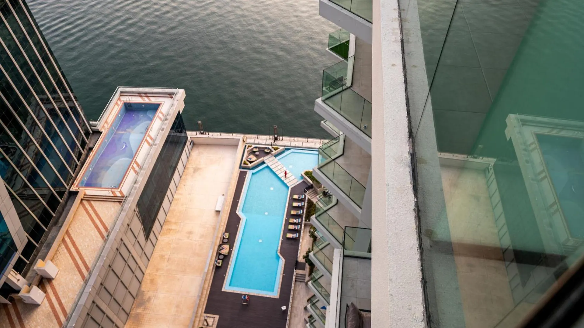 Modern Studio Living At Missoni Fully Furnished Dubai Apartment
