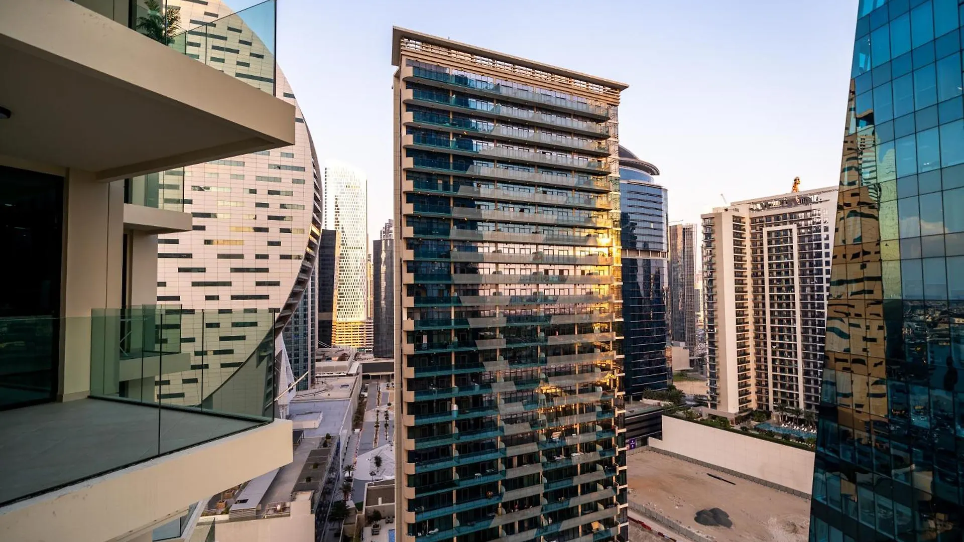 Modern Studio Living At Missoni Fully Furnished Dubai